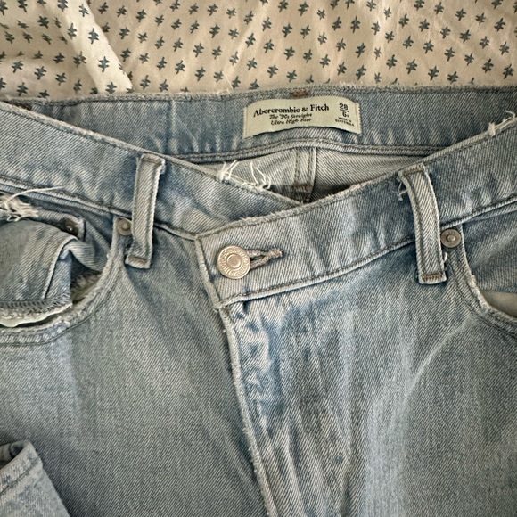 Cross button Abercrombie and fitch jeans - Picture 3 of 6